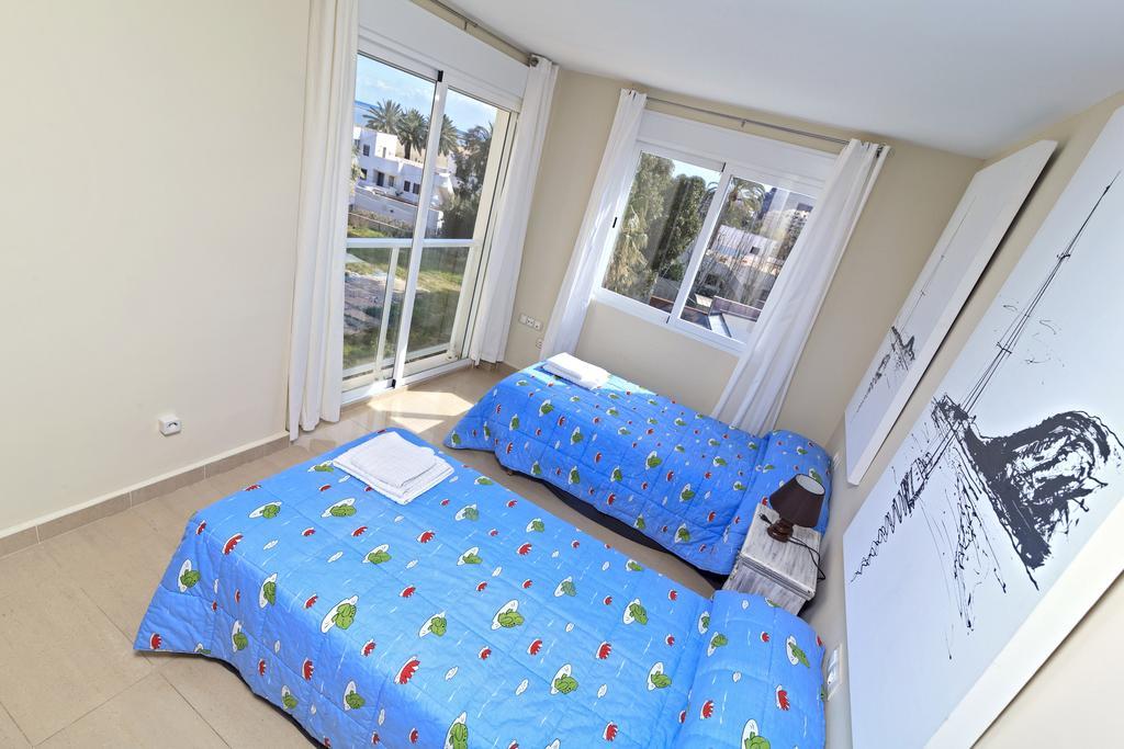 Apartamentos Carlton Vyb Denia Exteriör bild