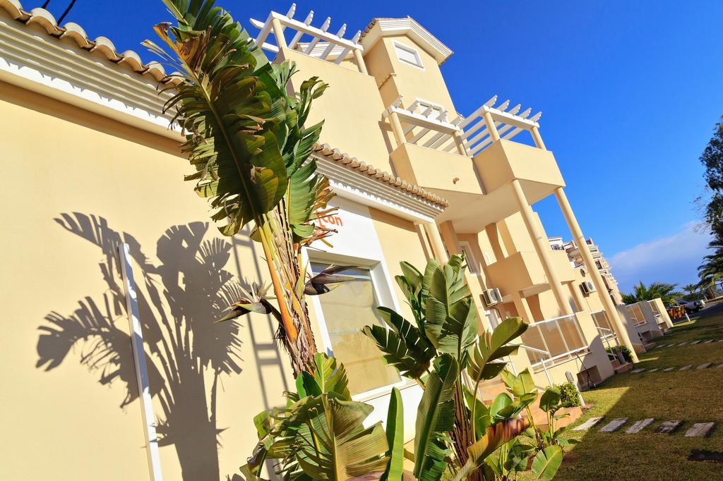 Apartamentos Carlton Vyb Denia Exteriör bild
